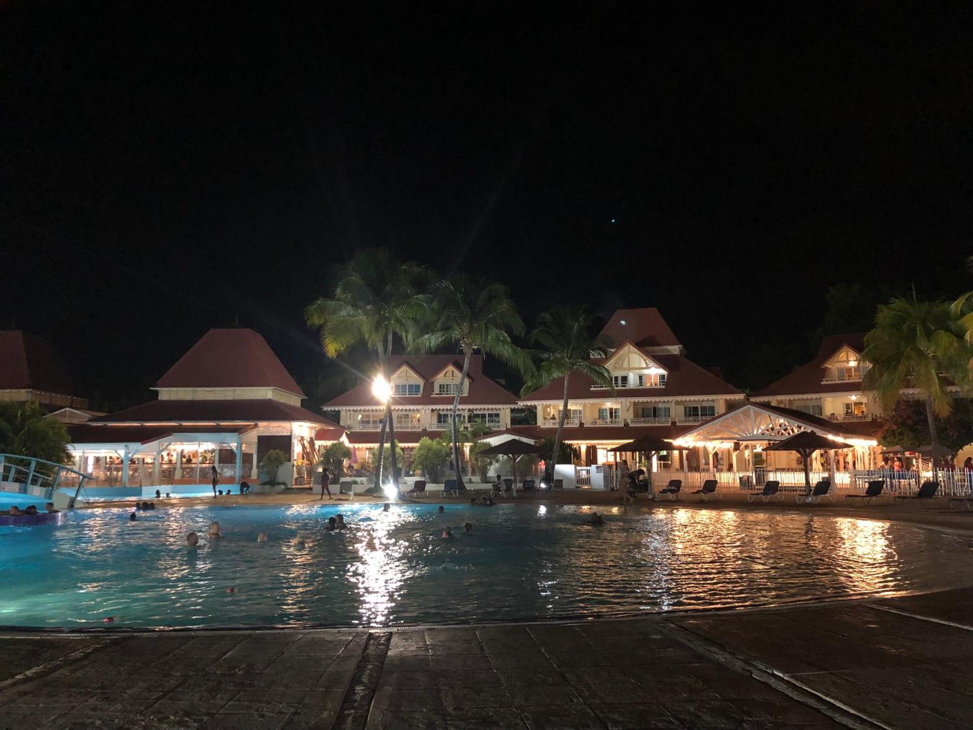 Ti Kaz Funky Host -T3 Vue Mer Premium 3 Etoiles - Village Vacances Sainte Anne Guadeloupe Экстерьер фото