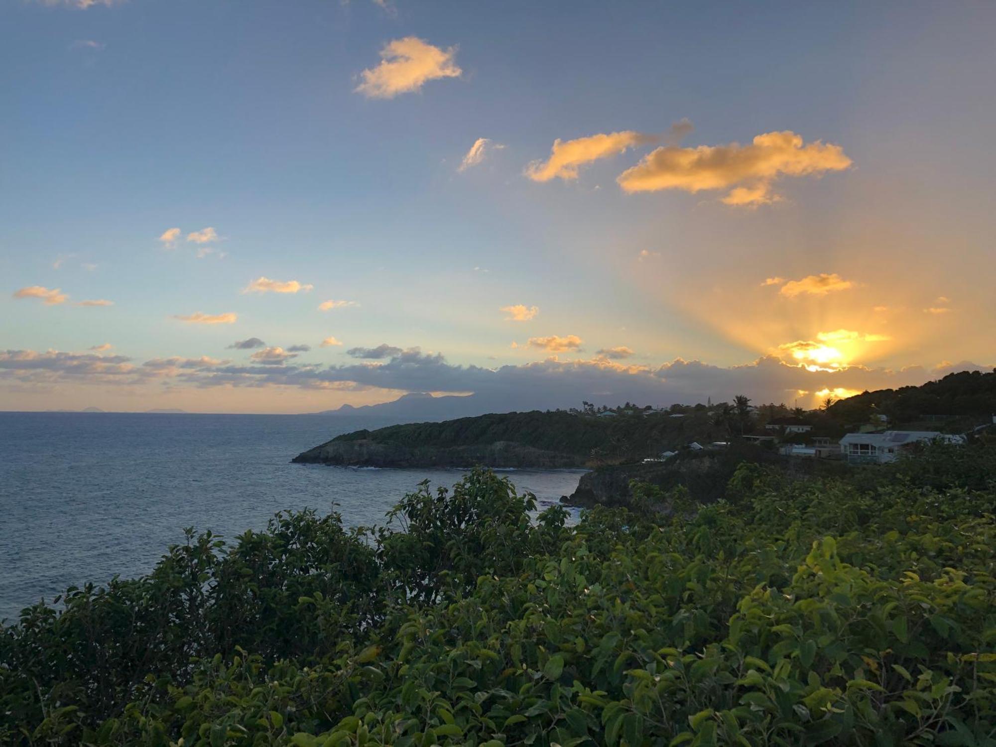 Ti Kaz Funky Host -T3 Vue Mer Premium 3 Etoiles - Village Vacances Sainte Anne Guadeloupe Экстерьер фото
